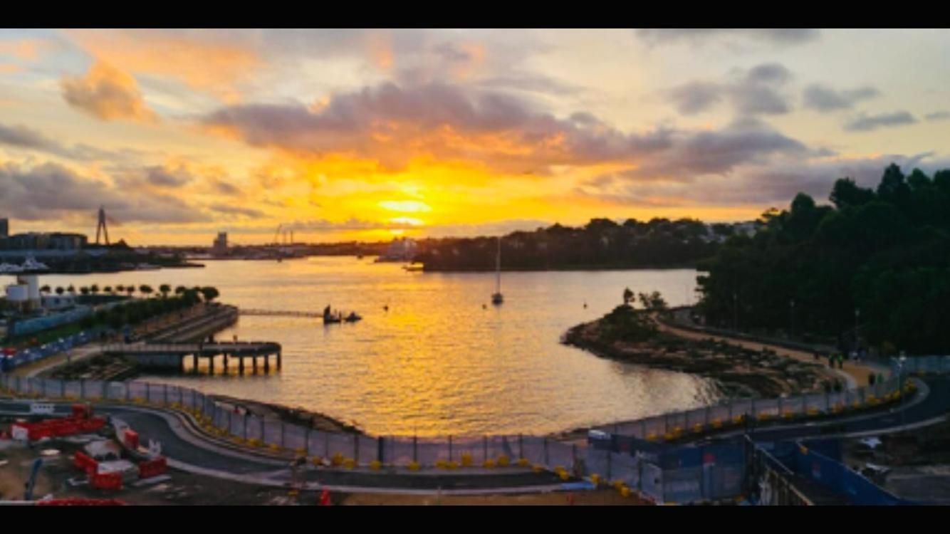 Apartment Waterfront - King Master 4 Bedroom 3 Storey#9-10 Sydney