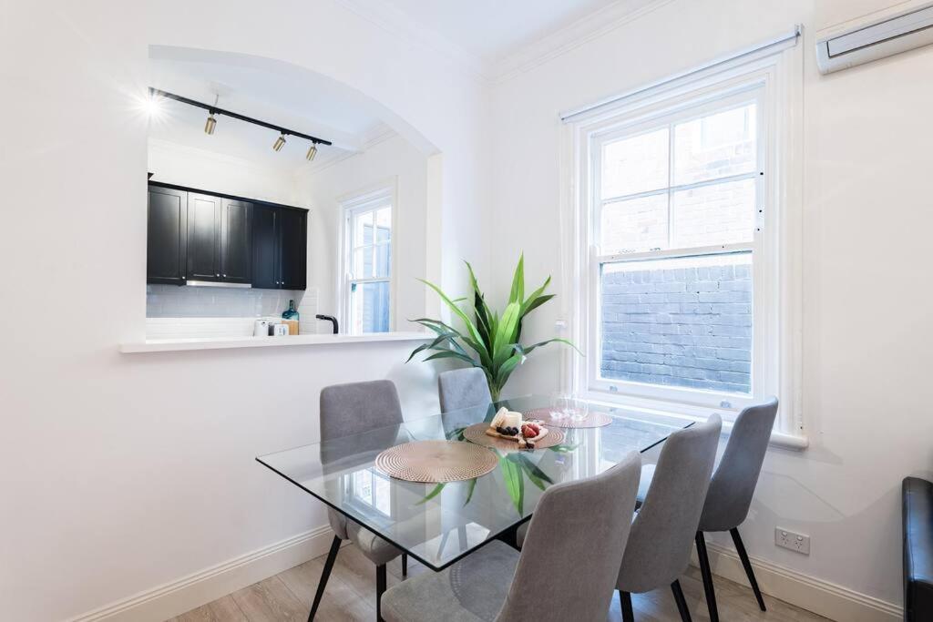 Waterfront - King Master 4 Bedroom 3 Storey#9-10 Apartment Sydney