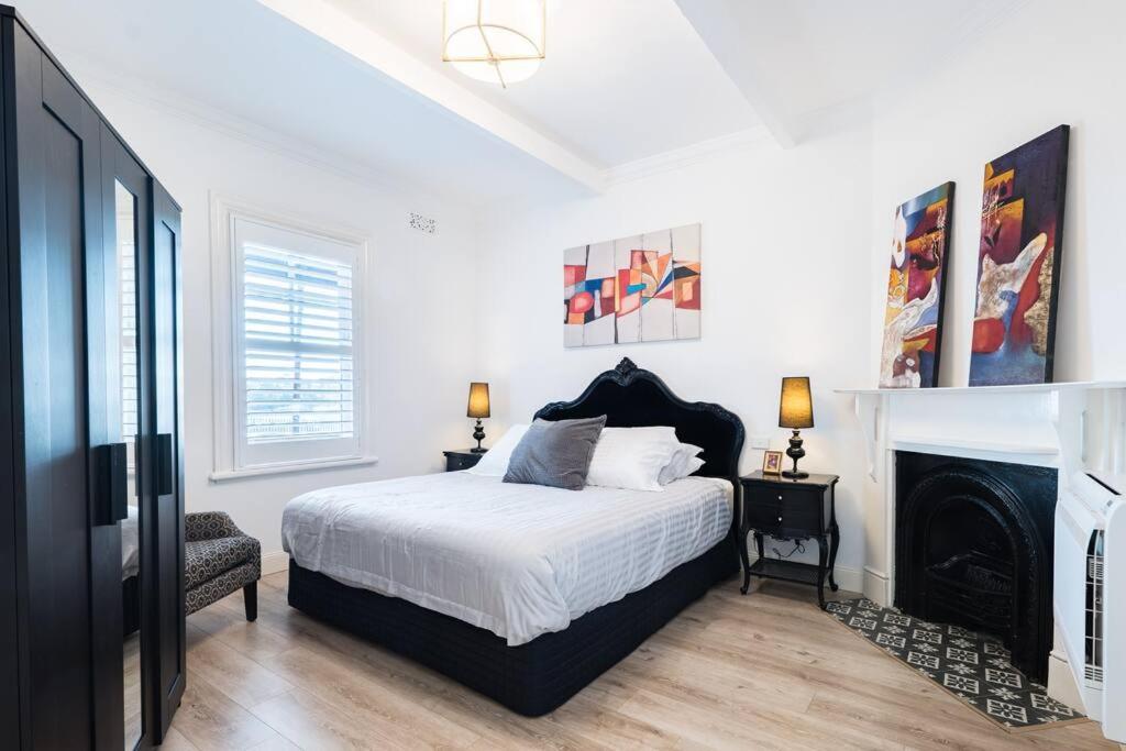 Waterfront - King Master 4 Bedroom 3 Storey#9-10 * Sydney