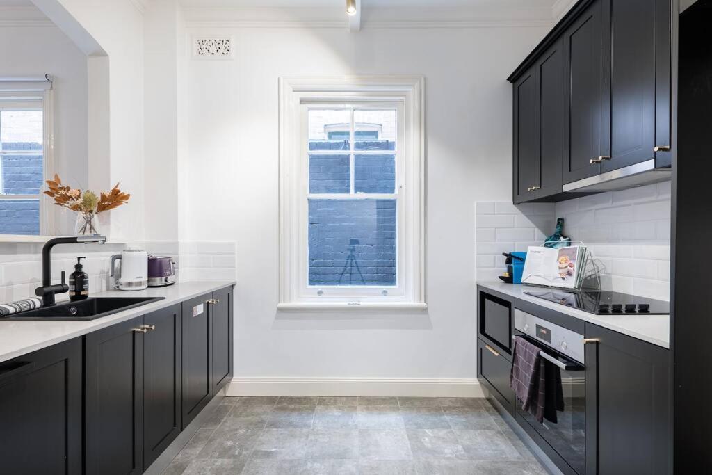 Waterfront - King Master 4 Bedroom 3 Storey#9-10 Apartment Sydney