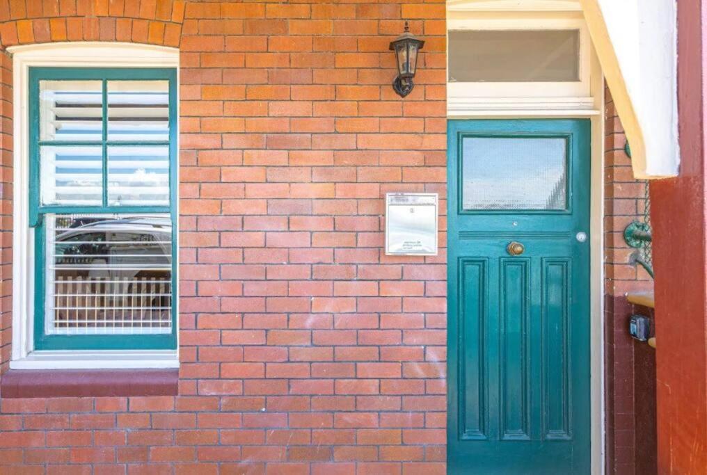 Waterfront - King Master 4 Bedroom 3 Storey#9-10 Sydney