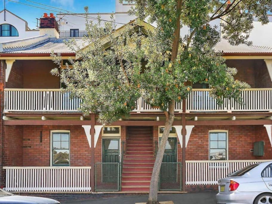 Waterfront - King Master 4 Bedroom 3 Storey#9-10 *