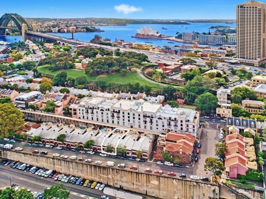 Waterfront - King Master 4 Bedroom 3 Storey#9-10 Apartment Sydney
